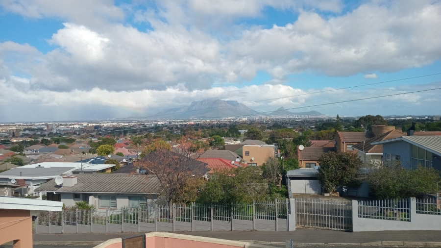 4 Bedroom Property for Sale in Avondale Western Cape